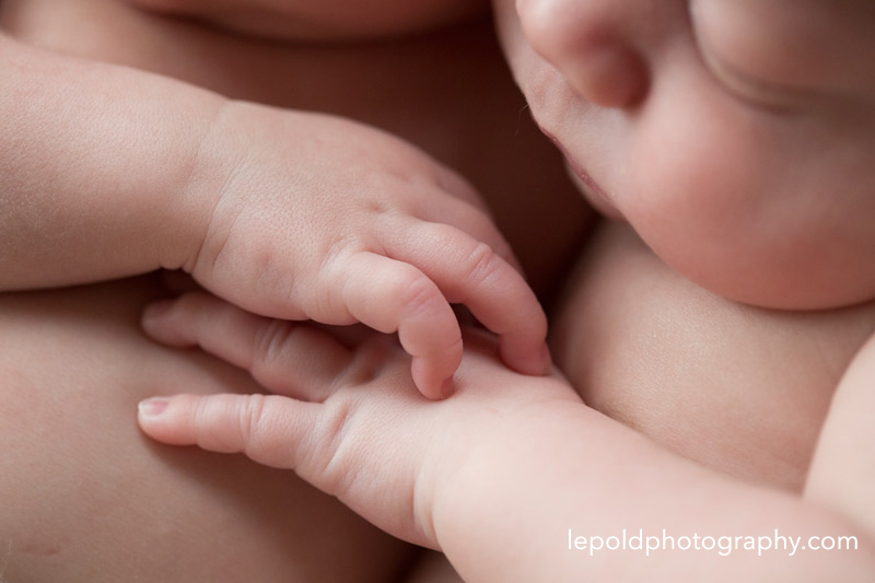 04-Newborn-Twins-LepoldPhotography1