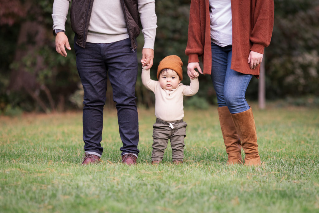 fall family portraits at Green Spring Gardens in Fairfax, VA