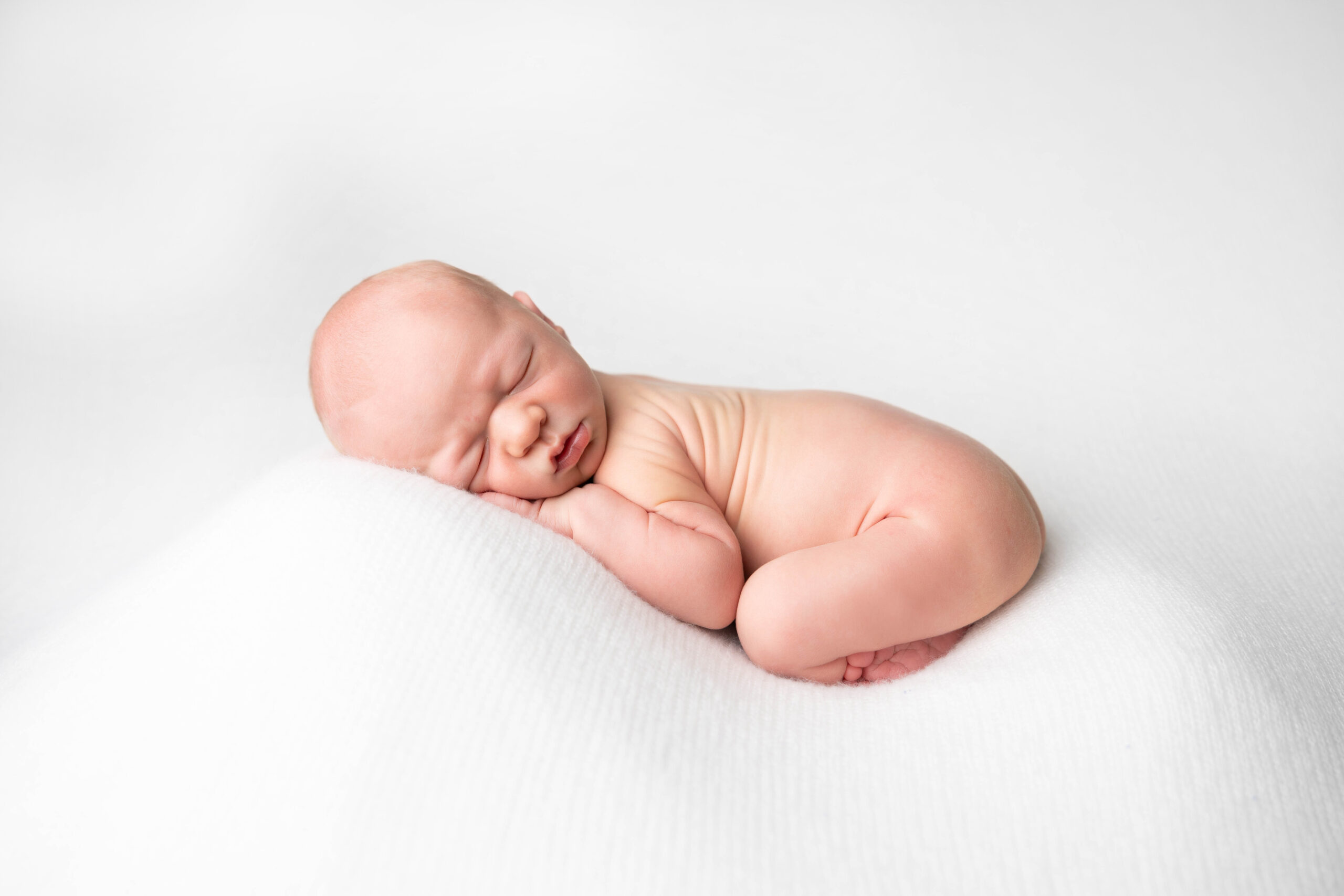 Tips for a successful newborn session from a Northern Virginia newborn photographer